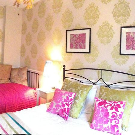 Bed and Breakfast The Hollies Fulford  Екстер'єр фото