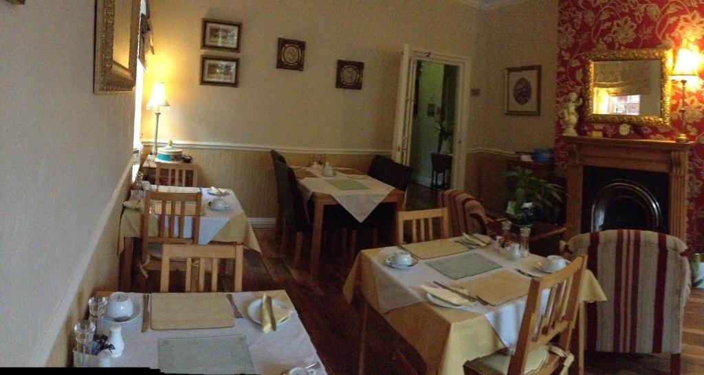 Bed and Breakfast The Hollies Fulford  Екстер'єр фото